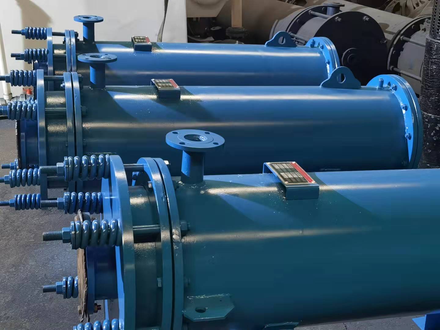 石墨降膜吸收器的工作原理